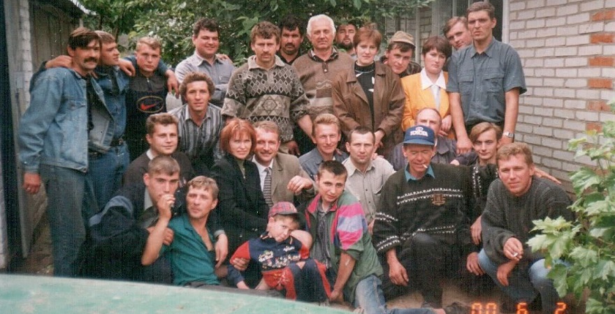 Команда «ТОВ Флігель» влітку 2000 року. Джерело: kobzarenko.org